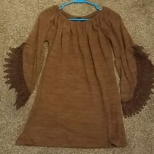 WinWin open sleeve lace tunic